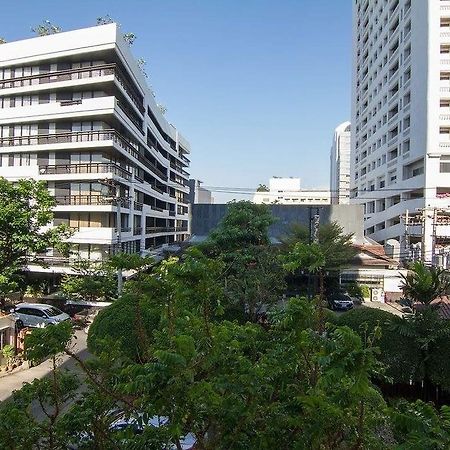 Antique Palace Apartment Bangkok Exterior photo