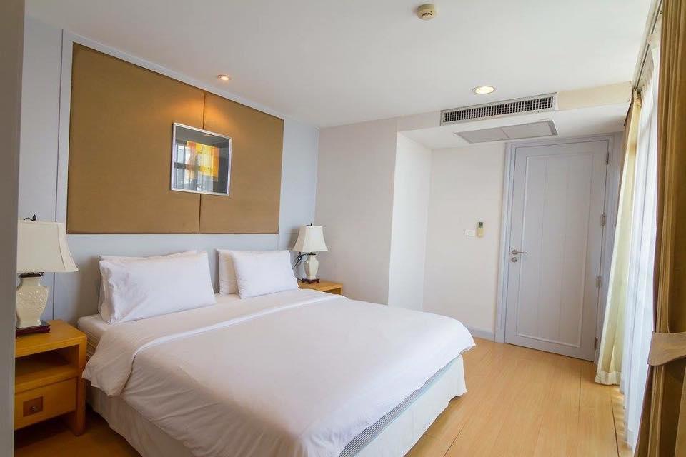 Antique Palace Apartment Bangkok Exterior photo