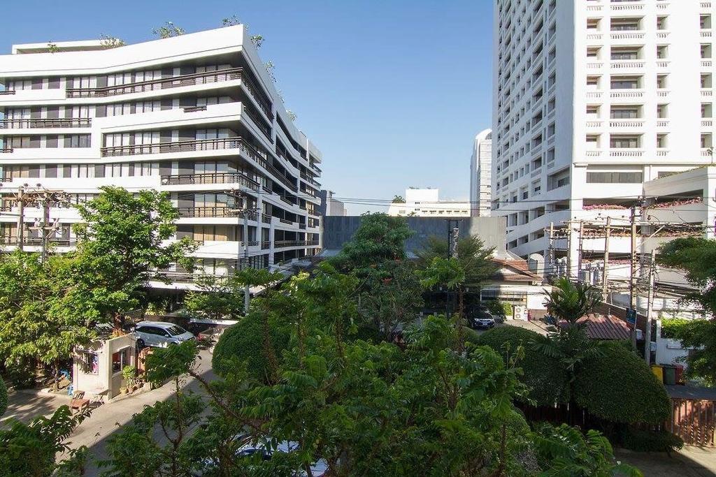 Antique Palace Apartment Bangkok Exterior photo