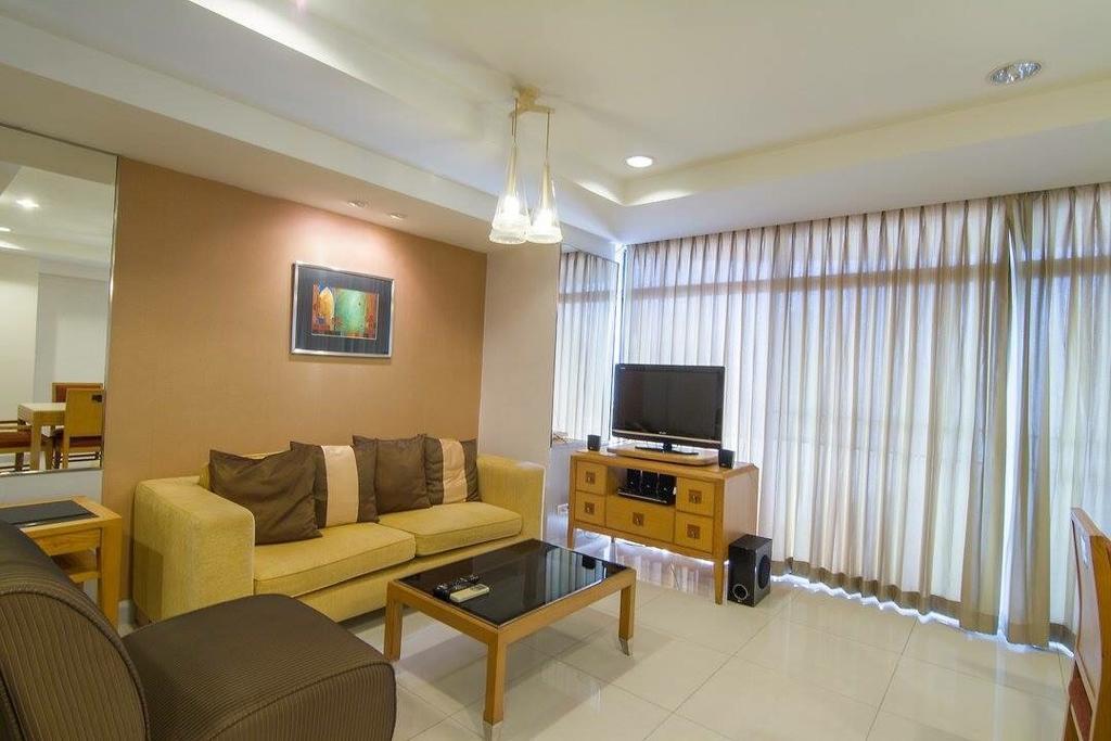 Antique Palace Apartment Bangkok Exterior photo