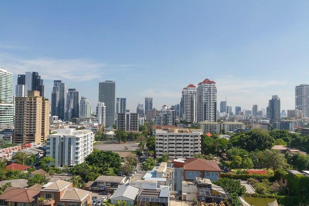 Antique Palace Apartment Bangkok Exterior photo